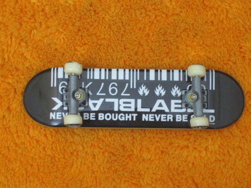 Black label tech deck - black,